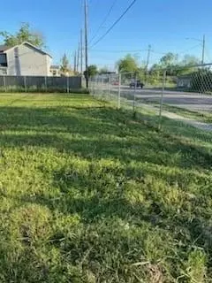 8506 N Main St, Houston, TX 77022