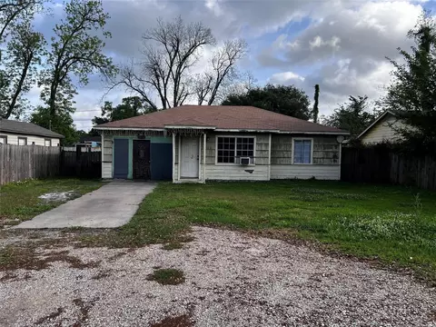 7641 Delavan Dr, Houston, TX 77028