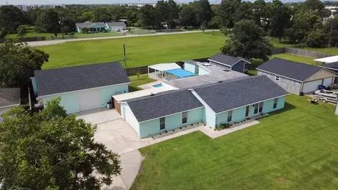 1212 Delores St, Kemah, TX 77565