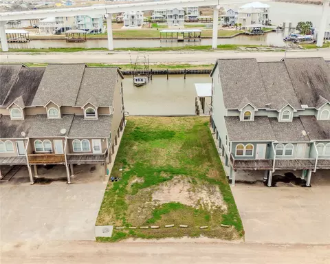 163 Boat Slip Rd, Matagorda, TX 77457