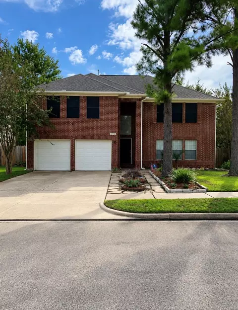 10702 Allens Landing Dr, Houston, TX 77065