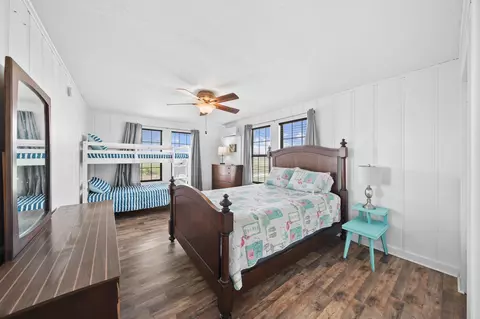 Bedroom - 714 Caisson St, Surfside Beach, TX 77541 photo 1 of 6
