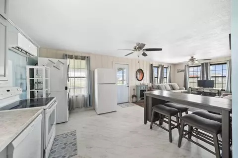 Kitchen - 714 Caisson St, Surfside Beach, TX 77541 photo 5 of 5