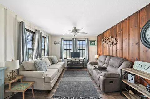 Living - 714 Caisson St, Surfside Beach, TX 77541 photo 2 of 6