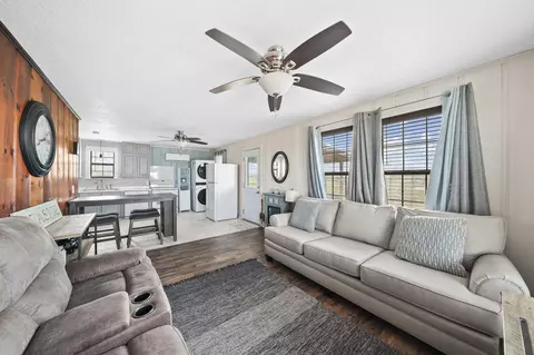 Living - 714 Caisson St, Surfside Beach, TX 77541 photo 4 of 6