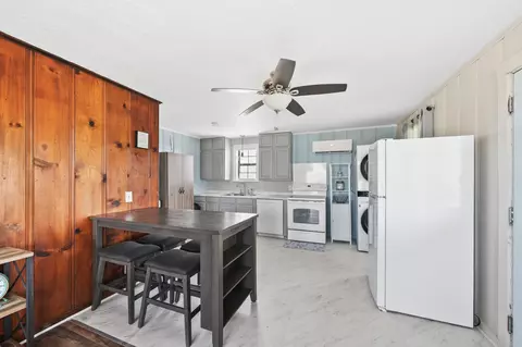 Kitchen - 714 Caisson St, Surfside Beach, TX 77541 photo 2 of 5