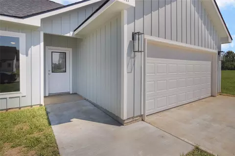 741 Autumn Ln, Livingston, TX 77351