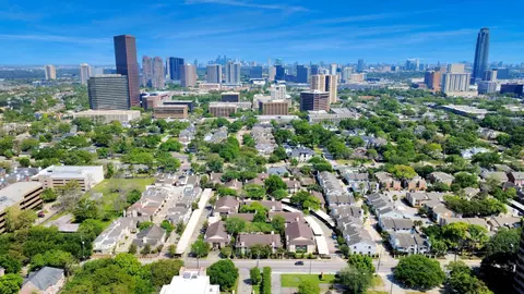 1881 Bering Dr #16, Houston, TX 77057
