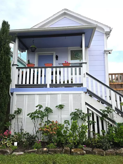 1203 Avenue L, Galveston, TX 77550