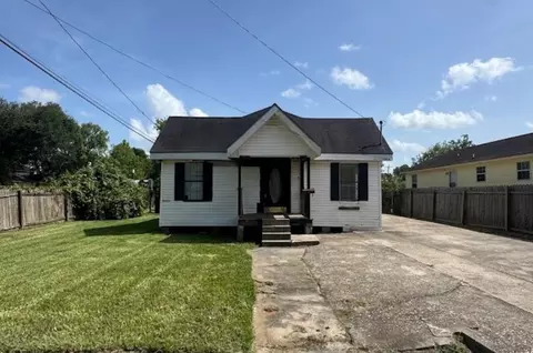 985 Brockman St, Beaumont, TX 77705