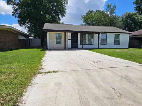 Exterior - 2129 Raspberry Ln, Pasadena, TX 77502 photo 3 of 8