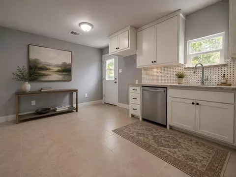 Kitchen - 2129 Raspberry Ln, Pasadena, TX 77502 photo 3 of 3