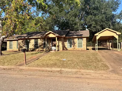 206 Valley Ln, Crockett, TX 75835