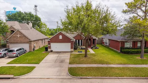 5135 Candlewood Dr, League City, TX 77573