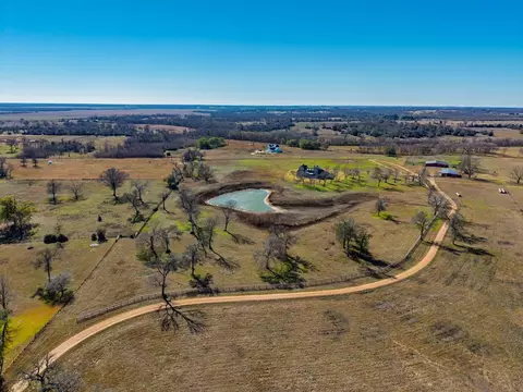 202 404 Blackberry Ln, Washington, TX 77880