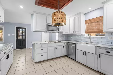 Kitchen - 8118 Oak Moss Dr, Spring, TX 77379 photo 2 of 2