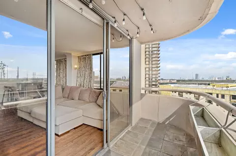 3525 Sage Rd #1204, Houston, TX 77056