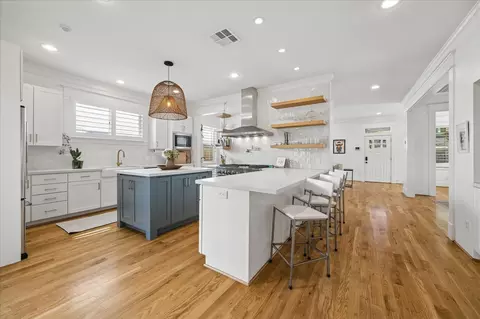 215 E 26th St, Houston, TX 77008