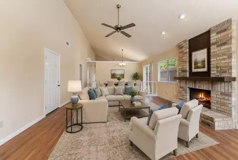 12046 N Fairhollow Ln, Houston, TX 77043