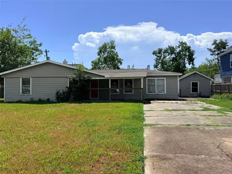323 Seagrove St, Shoreacres, TX 77571