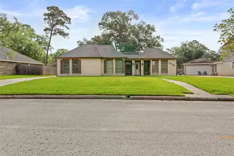 16126 Spinnaker Dr, Crosby, TX 77532