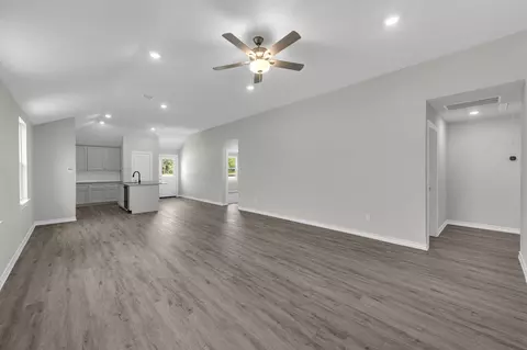 Living - 18737 Loom Dr, Conroe, TX 77306 photo 2 of 3