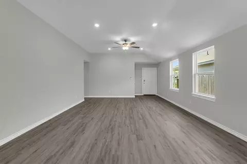 Living - 18737 Loom Dr, Conroe, TX 77306 photo 1 of 3
