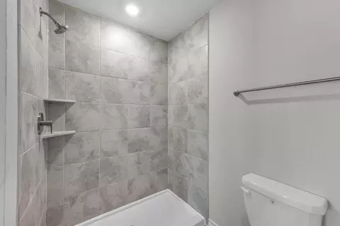 Bath - 18737 Loom Dr, Conroe, TX 77306 photo 2 of 4