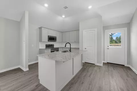 Kitchen - 18737 Loom Dr, Conroe, TX 77306 photo 1 of 5