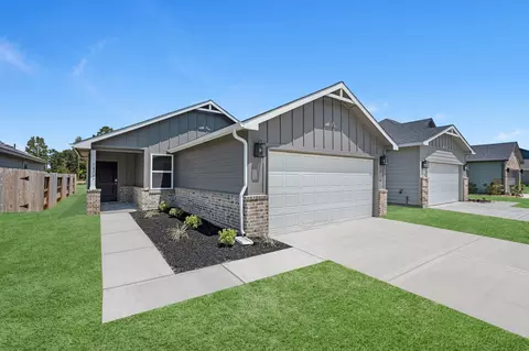 Exterior - 18737 Loom Dr, Conroe, TX 77306 photo 3 of 4