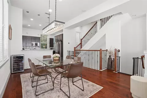 2106 Radcliffe St, Houston, TX 77007