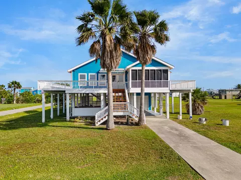 3902 3rd St, Galveston, TX 77554