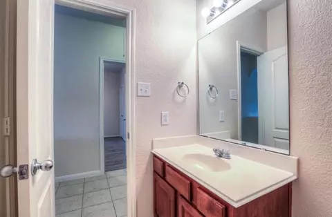 Bath - 29610 Legends Glen Dr, Spring, TX 77386 photo 2 of 8