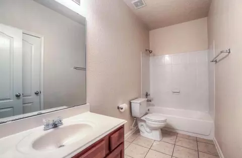 Bath - 29610 Legends Glen Dr, Spring, TX 77386 photo 1 of 8