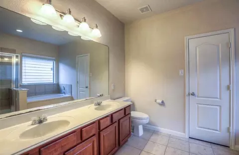Bath - 29610 Legends Glen Dr, Spring, TX 77386 photo 3 of 8