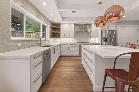 5310 Spellman Rd, Houston, TX 77096