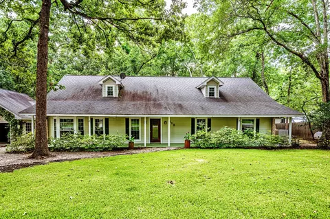 218 Westridge Dr, Huntsville, TX 77340