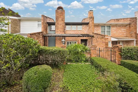 2454 Country Club Dr, Pearland, TX 77581