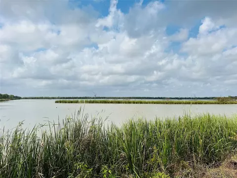 274 Pony Trl, Angleton, TX 77515