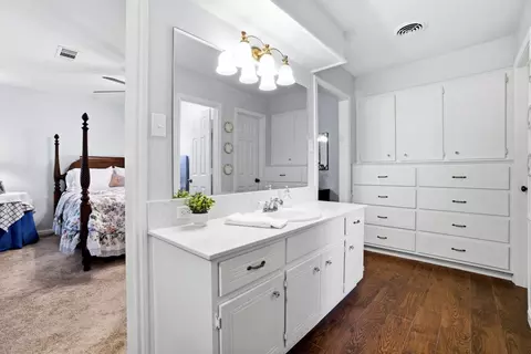 Bath - 218 Tree Trunk Dr, Spring, TX 77388 photo 1 of 6