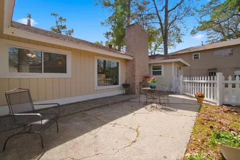 Exterior - 218 Tree Trunk Dr, Spring, TX 77388 photo 7 of 10