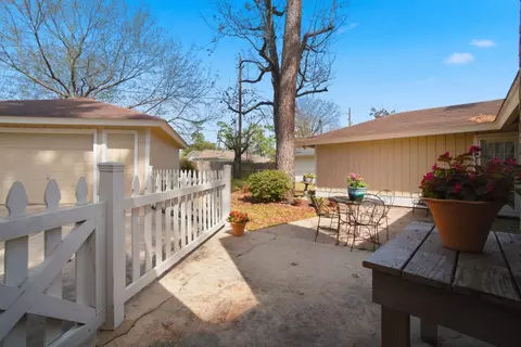 Exterior - 218 Tree Trunk Dr, Spring, TX 77388 photo 6 of 10