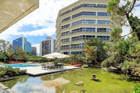 5050 Woodway Dr #2D, Houston, TX 77056