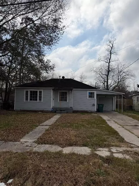 2125 Ives St, Beaumont, TX 77703