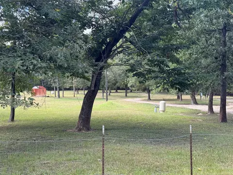 48 Hall Dr N, Montgomery, TX 77316