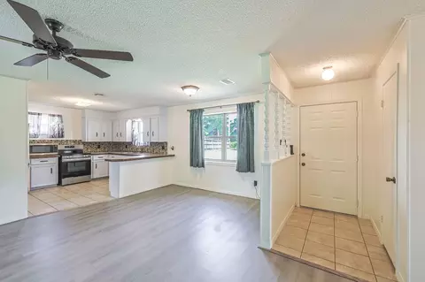 Entry Way - 2934 Goodson Loop, Pinehurst, TX 77362 photo 2 of 3