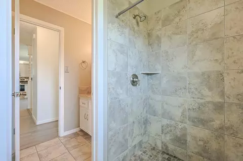 Bath - 2934 Goodson Loop, Pinehurst, TX 77362 photo 2 of 3