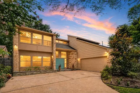 2327 Briar Branch Dr, Houston, TX 77042