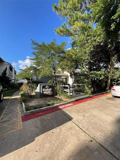 7200 Clarewood Dr #1011, Houston, TX 77036