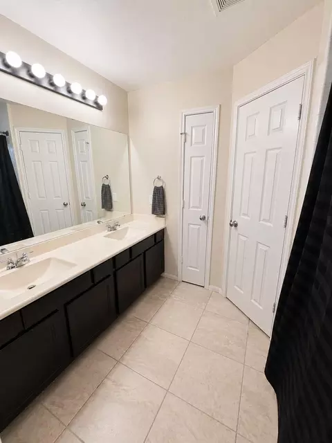 Bath - 1608 Grable Cove Ln, Spring, TX 77379 photo 1 of 6